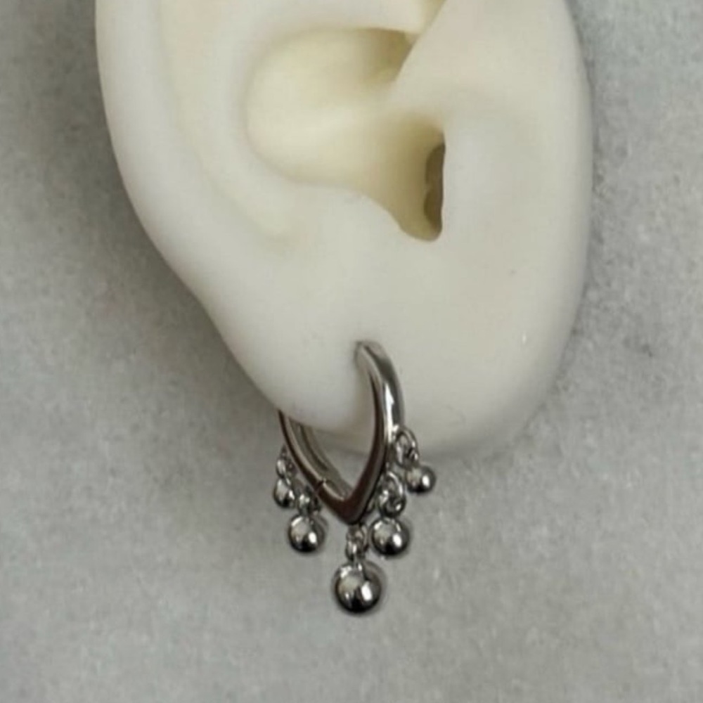 Sterling Silver Triangle Beaded Fringe Hoop Earrings
Brand New - Picture 3 of 4